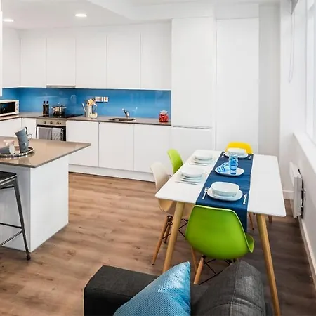 Zeni Apartments, 5 Bed Apartment In The Vibrant Docklands Apartment