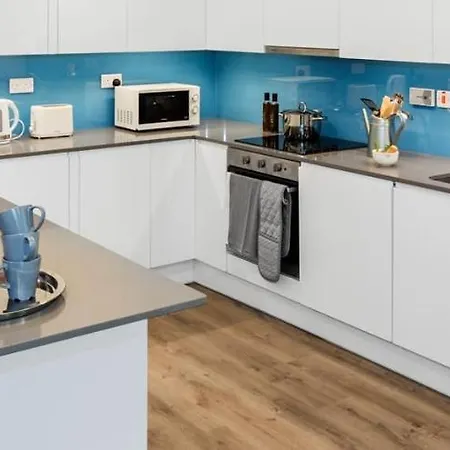 Apartment Zeni Apartments, 5 Bed Apartment In The Vibrant Docklands Dublin