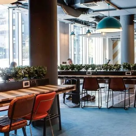 Zeni Apartments, 5 Bed Apartment In The Vibrant Docklands Apartment *
